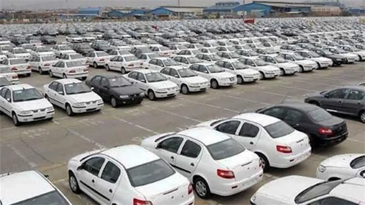 کاهش ۴ تا ۵ میلیون تومانی قیمت خودرو/ باید جلوی احتکار خانگی گرفته شود/ معامله خودرو به ندرت انجام می‌شود