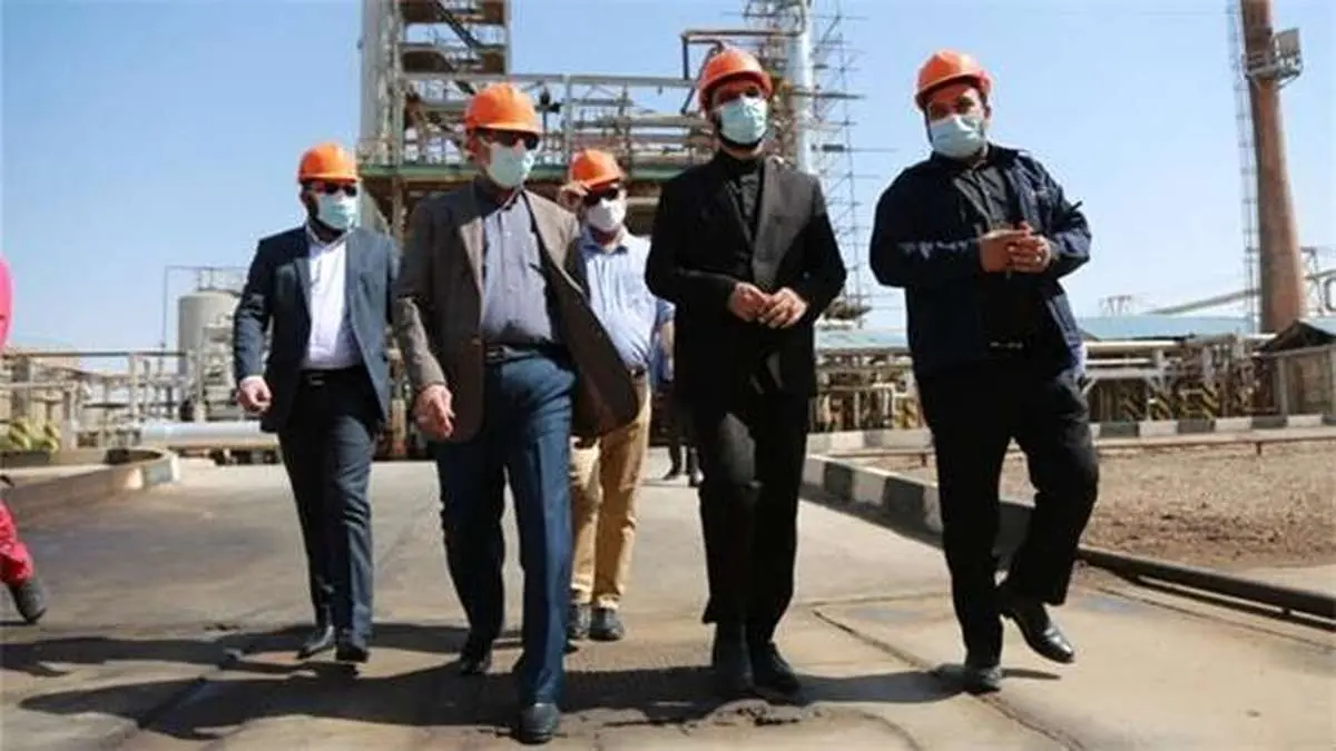 بازدید دکتر سنگسری بازرس وزیر تعاون، کار و رفاه اجتماعی از پالایشگاه روغن سازی آبادان ایرانول