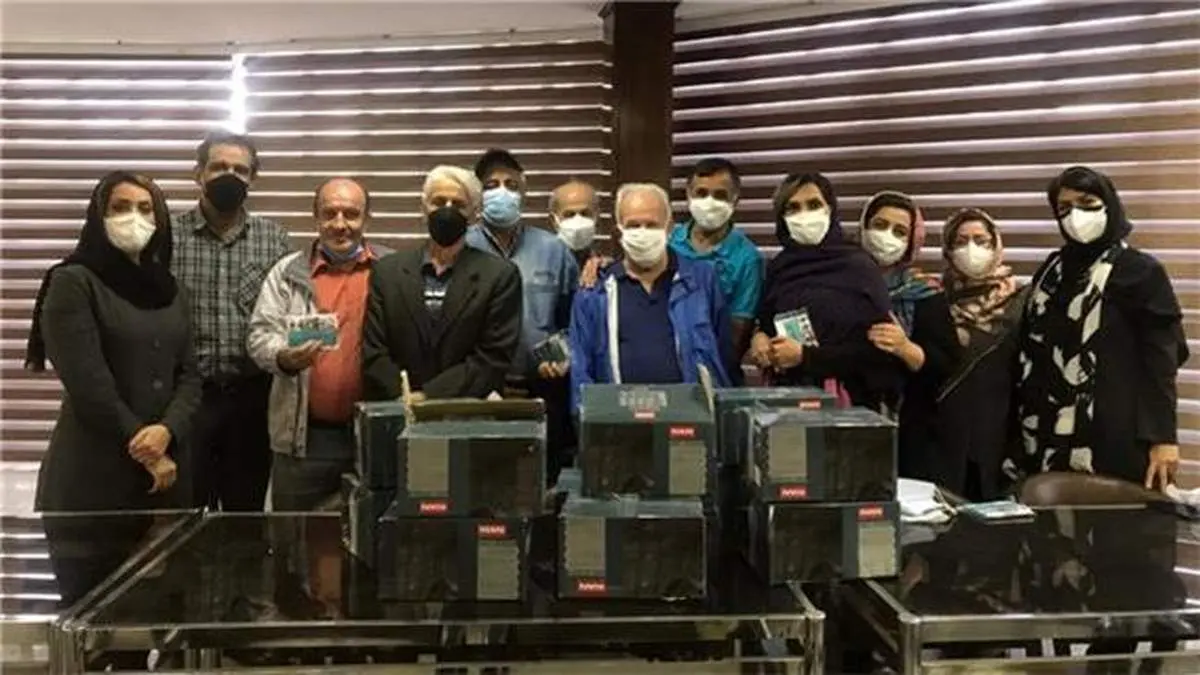 اهدای اقلام بهداشتی توسط بیمه آسماری به کانون ناشنوایان ایران