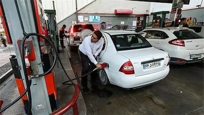 عرضه بنزین ۱۵۰۰ تومانی در ۱۰۰ جایگاه سوخت در تهران