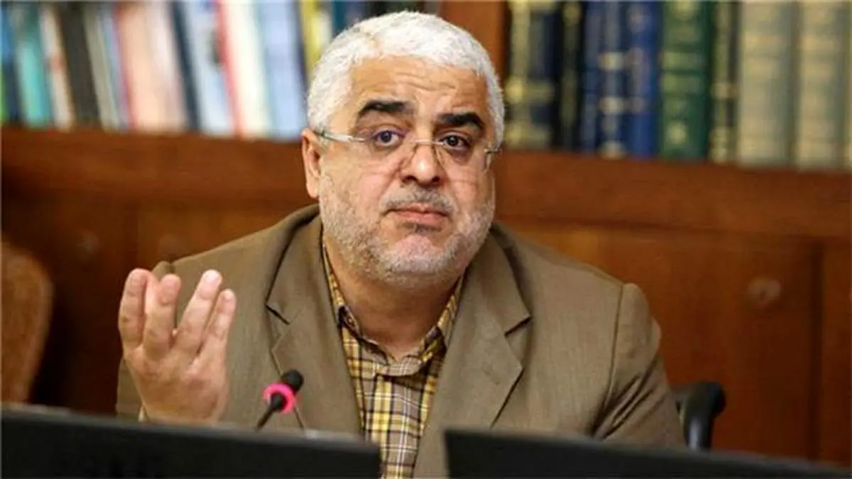 شاخصی وجود ندارد که با آن عملکرد ۱۰۰ روزه دولت سنجیده شود/ نمایندگان به جای متشنج کردن فضای عمومی جامعه، برنامه و طرح اقتصادی به دولت بدهند/ قانونی برای جلوگیری از انتصابهای فامیلی نداریم