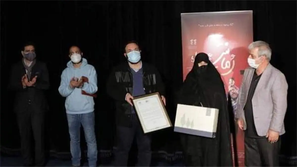 مادر علی انصاریان: اولین باری است که بدون علی به سینما می آیم