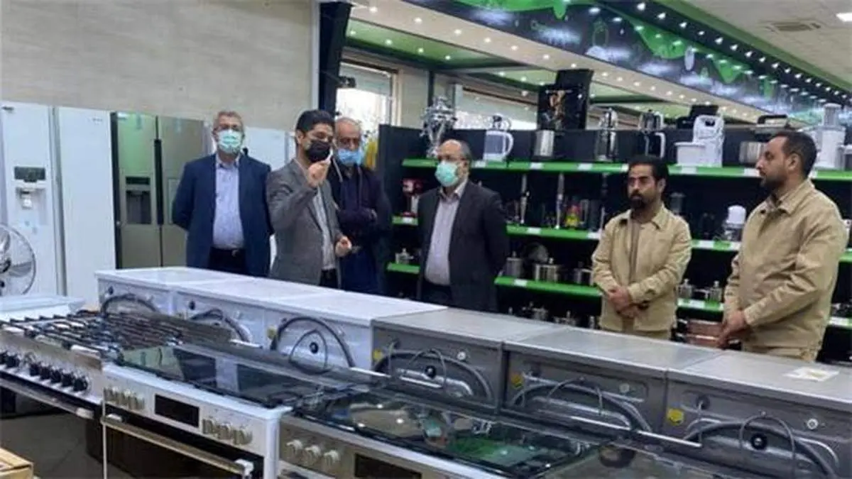 بازدید معاون مالی و سرمایه انسانی چادرملو از فروشگاه شرکت تعاونی مجتمع صنعتی
