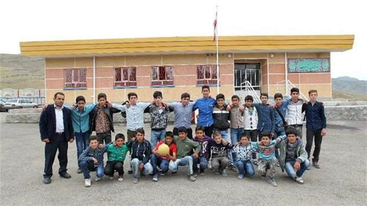 حمایت بنیاد برکت از ۶۰ هزار دانشآموز بازمانده از تحصیل