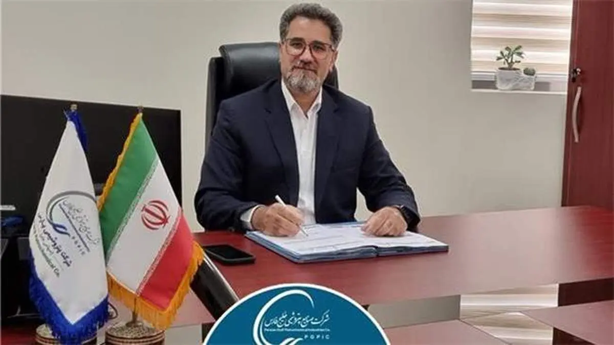 احمد خسروی مدیر منابع انسانی پتروشیمی پارس به عنوان مدیر نمونه شناخته شد