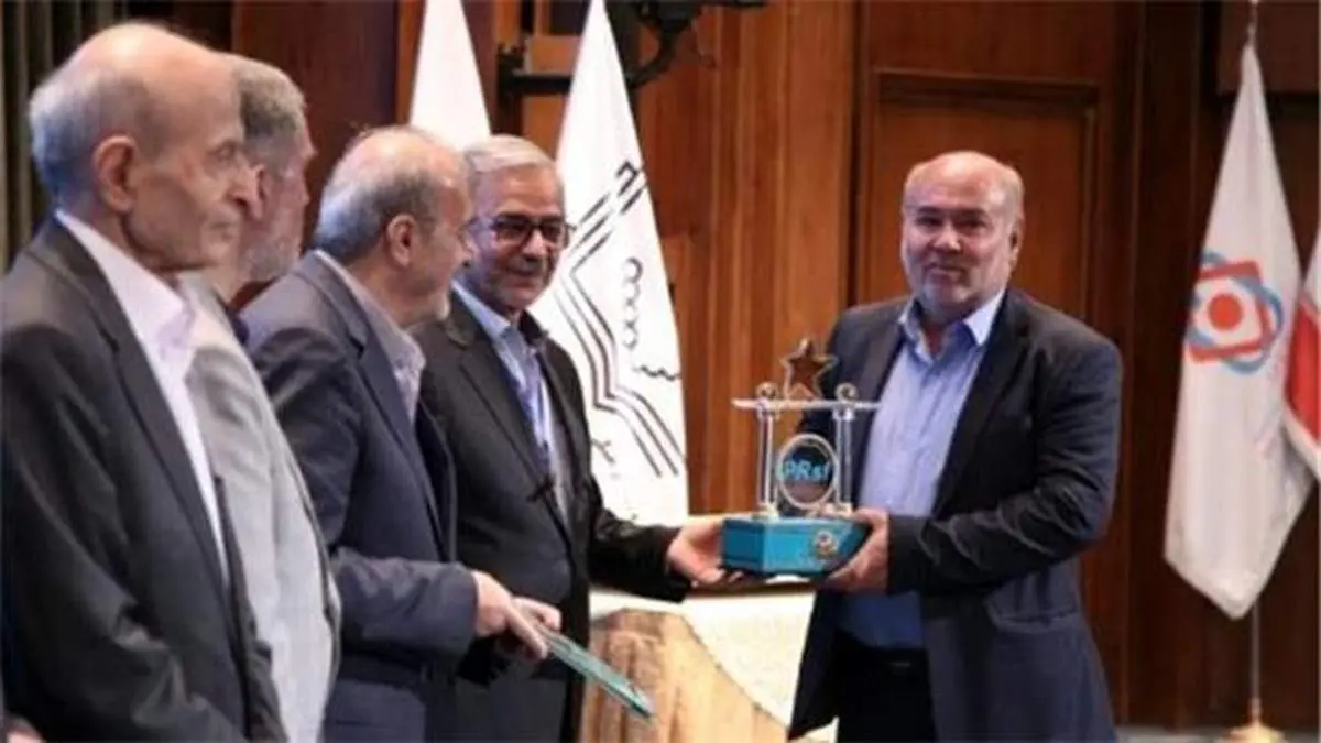 دریافت لوح سپاس “ستاره ملی روابط عمومی” توسط شرکت احیاء استیل فولاد بافت