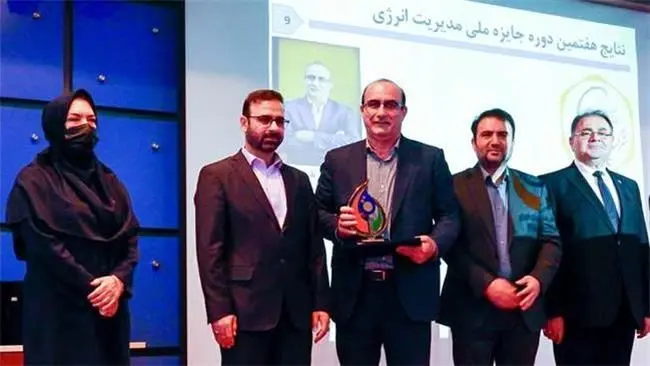 تندیس طلایی دو ستاره هفتمین جایزه ملی مدیریت انرژی به پتروشیمی نوری رسید
