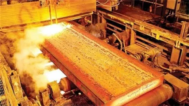 سرمایه‌گذاری فولادی «ومعادن»در یکی از مرتفع‌ترین شهرهای ایران/ عملیات احداث کارخانه آهن اسفنجی فولاد اقلید پارس آغاز شد