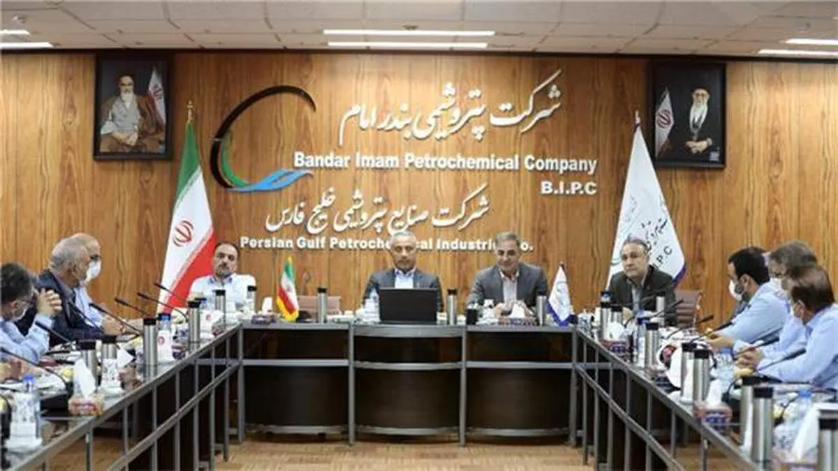 انصاری نیک: پروژه تصفیه خانه مرکزی پتروشیمی بندر امام شتاب مطلوب گرفته است/ تقدیر مدیرکل محیط زیست استان خوزستان از اقدامات زیست‌محیطی پتروشیمی بندر امام