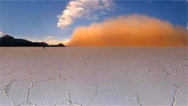 تبعات توفان‌های نمکی دریاچه ارومیه؛ از بیماری‌های جسمی تا مشکلات روان