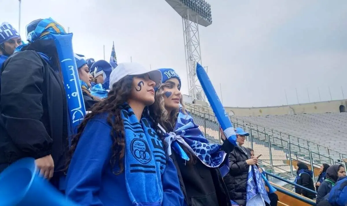 به جا مانده از دربی102؛ اولین حضور دختران هوادار سرخابی در آزادی+عکس