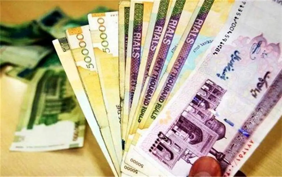 حقوق یک ماه فقط برای 10 روز / سیاست انقباضی دولت رئیسی در حقوق کارگران و کارمندان ؛  معیشت خانوارها به خطر میافتد