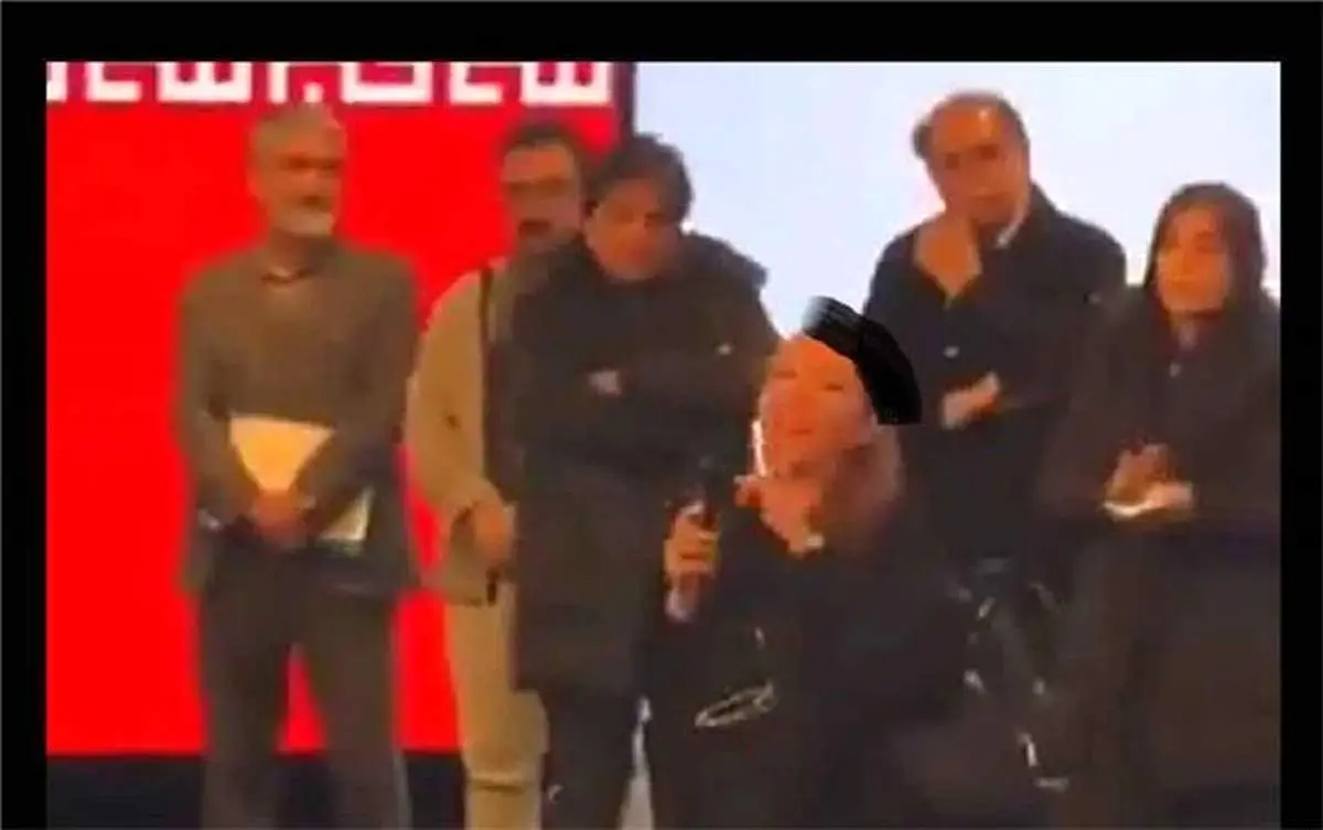 ویدئو | واکنش جدید خانم مهندس بی حجابی که روسری خود را پرتاب کرده بود