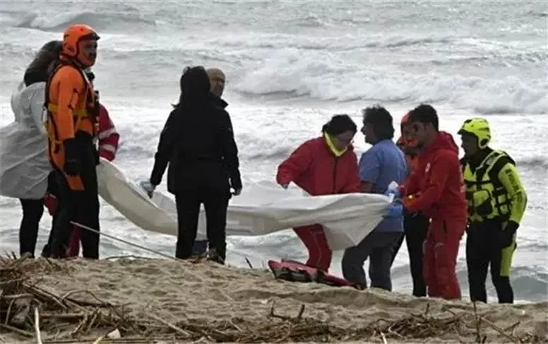 شهروندان ایرانی در میان پناهجویان غرق شده در ساحل ایتالیا/ 60 نفر جان باختند