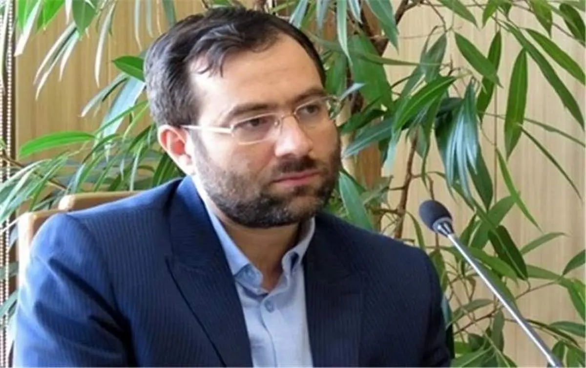 واکنش رسمی وزارت بهداشت به اجباری کردن مقنعه مشکی در داروخانهها / در همه جای دنیا استانداردهایی برای پوشش دارند