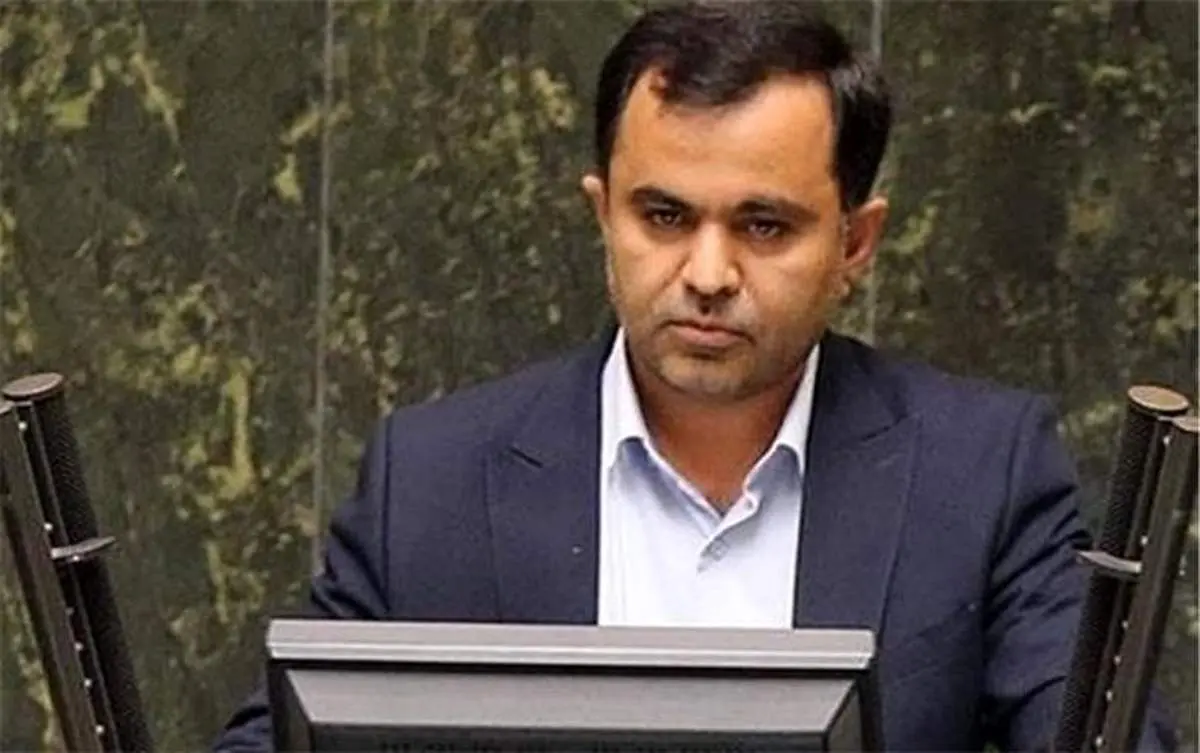 واردات با نرخ دلار خیابانی انجام نمیشود/کانالهای تلگرامی که با اعلام نرخ فردایی قصد متشنج کردن بازار ارز را دارند /بانک مرکزی باید روابط بهتری با بازار غیر رسمی ارز داشته باشد