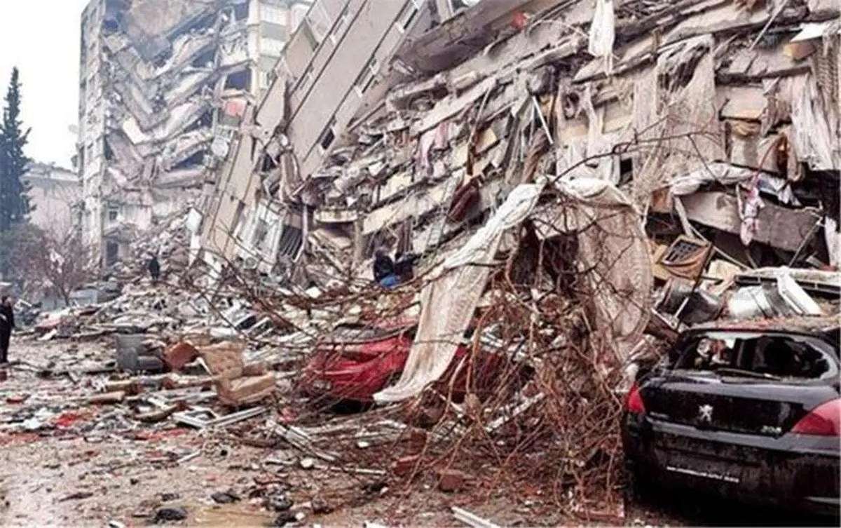 فرو ریختن یک مسجد بر اثر زلزله ۵۶ ریشتری اخیر ترکیه