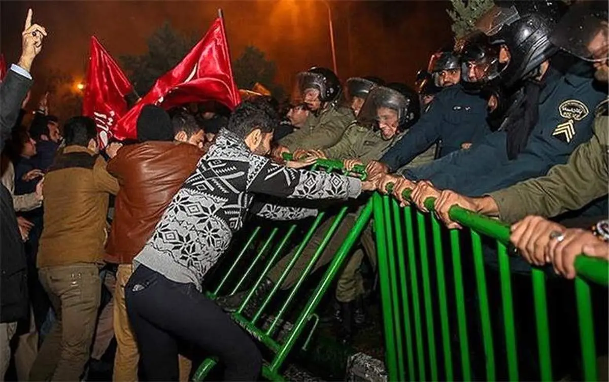 روایت «شاهد عینی» حمله به سفارت عربستان /سرانجام مشخص نشد، دستهایی که این حمله را ترتیب دادند از آستین چه کسی بیرون آمد