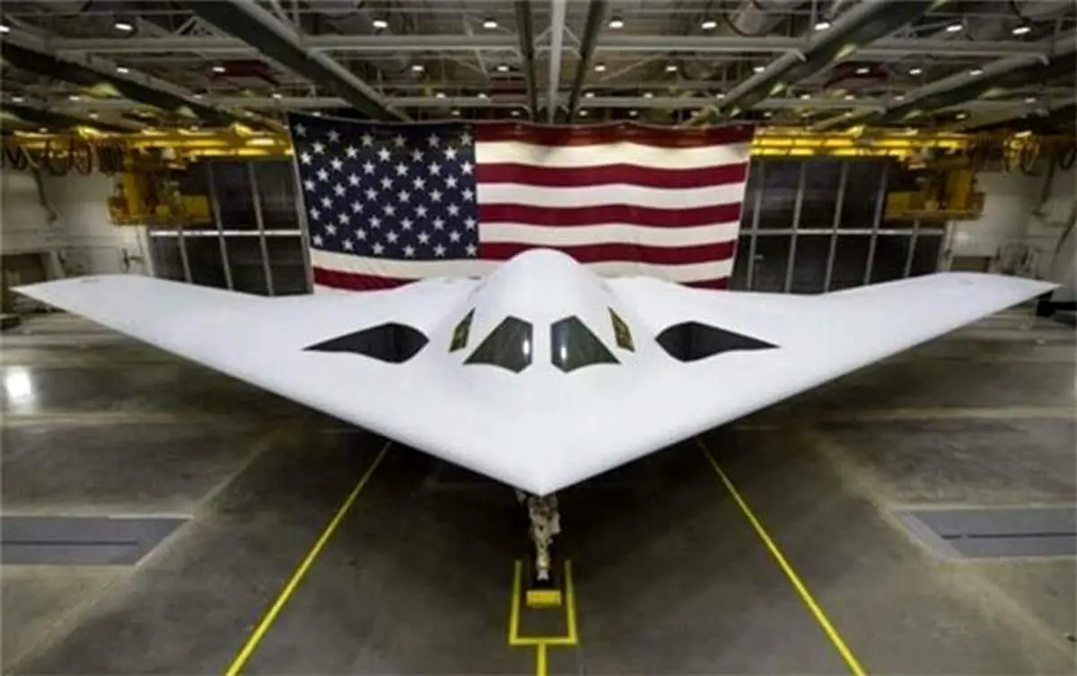 تصاویر جدید از بمبافکن مرموز آمریکایی در آشیانه/ اولین نمونه از این بمبافکن قرار است 2027 بکار گرفته شود