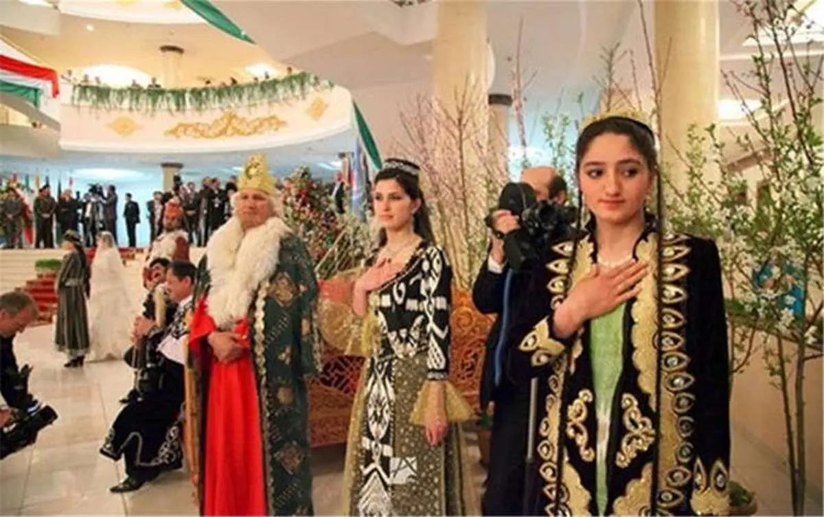 زنان تاجیکستان دارای پوشش اجباری شدند / تاپ، دامن کوتاه و لباس خواب دیگر نپوشید!