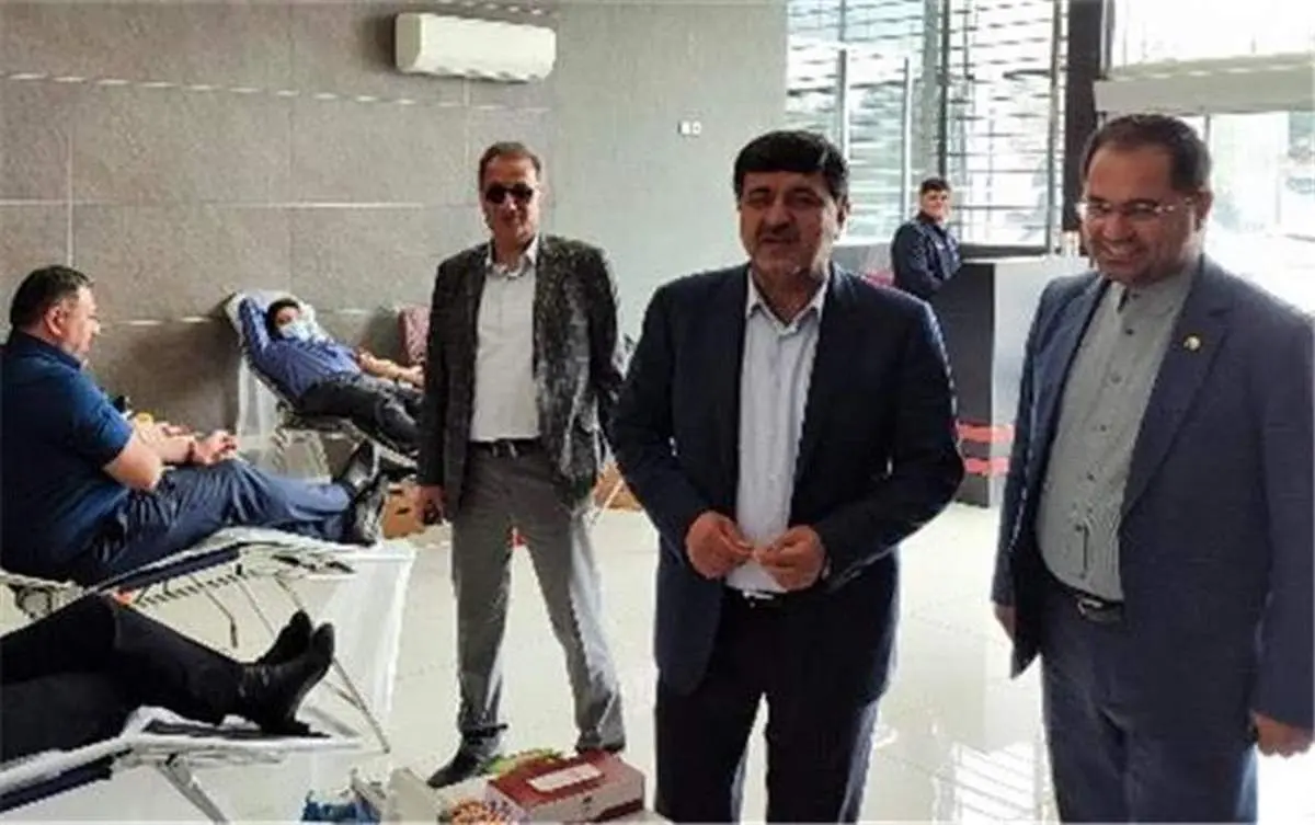 کارکنان بانک پارسیان با اهدای خون، جلو ه هایی از نوعدوستی را به نمایش گذاشتند