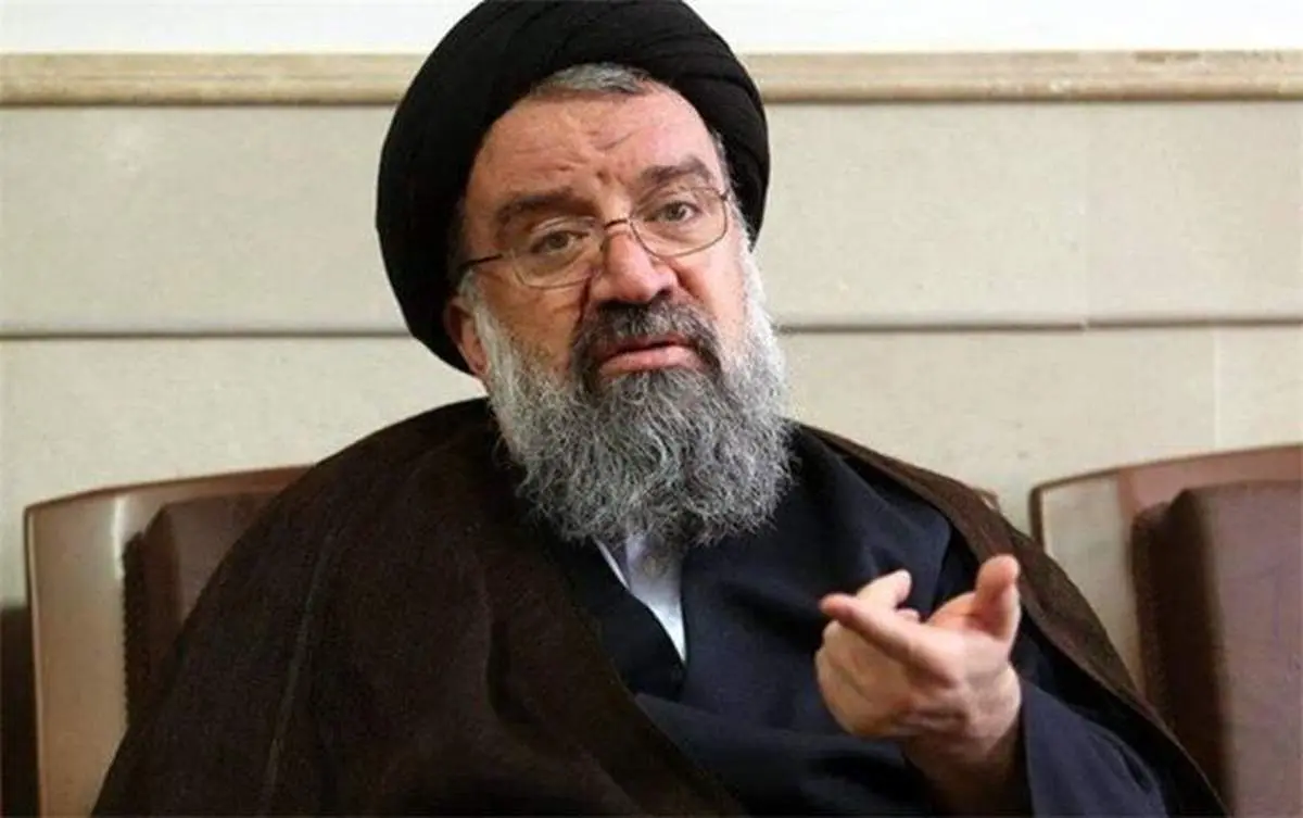 سید احمد خاتمی:مسئولان در حال مدیریت و تدبیر هستند آیا انصاف است از عدهای فحش هم بشنوند؟/ سید احمد خاتمی: به صراحت میگویم که روحانیت از چشم نیفتاده