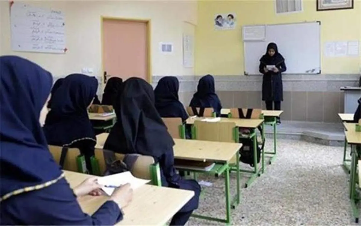 با رتبهبندیها معلمان را مقابل هم قرار دادند/ رتبهبندی پیش از اینکه تشویق باشد تنبیه معلم است/ارزیابیها فلهای انجام شده است...