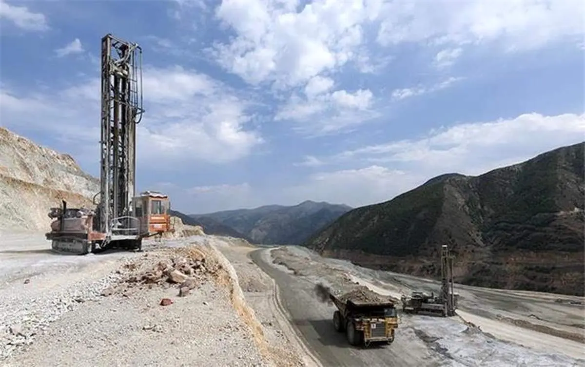 ثبت رکورد بیشترین میزان حفاری با مجموع متراژ 200332متر