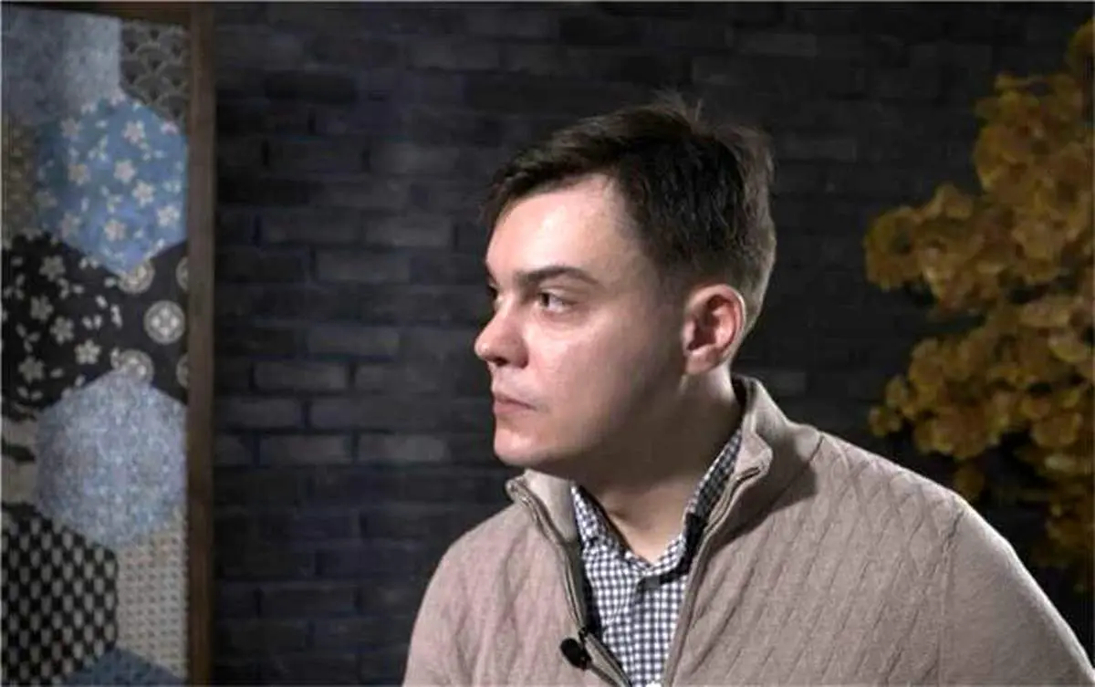 بادیگارد سابق ولادیمیر پوتین افشا کرد: پوتین اغلب در پناهگاه مخفی می‌شود و از کرونا و ترور می ترسد/ اواطلاعات را از نزدیک ترین حلقه اش دریافت می کند و  در خلاء اطلاعاتی به سر می‌برد