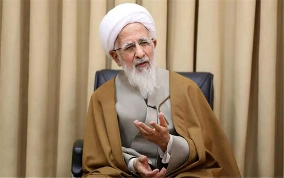 آیت الله جوادیآملی: نمیتوان قرآن دست گرفت و به همه فحش داد/ اگر می خواهیدانسانی زندگی کنید، باید جهانی فکر کنید.