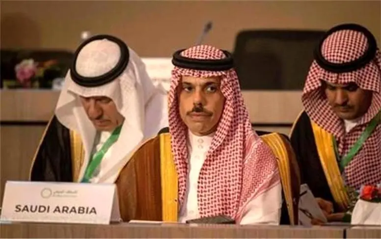 وزیر خارجه عربستان  پس از ۱۲ سال وارد سوریه شد/ اولین سفر مقام سعودی بعد از بحران سوریه به این کشور