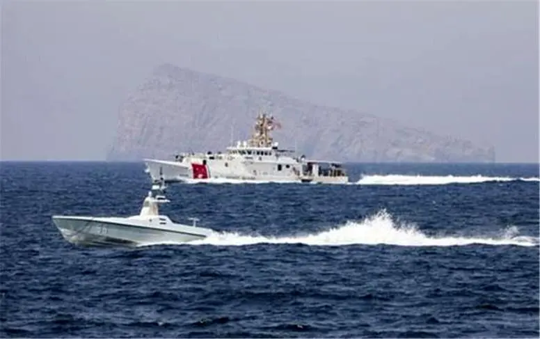 آمریکا:هر جا قوانین بین‌الملل اجازه دهد، حرکت می‌کنیم/  ادعای ایران در زمینه هشدار به زیردریایی ما نادرست است/