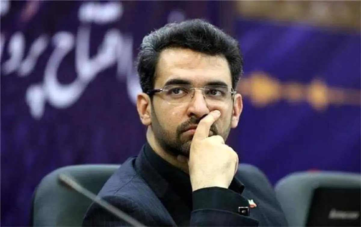 روایت آذری جهرمی درباره حضور افراد مانتویی و کم حجاب در نماز عید فطر + عکس