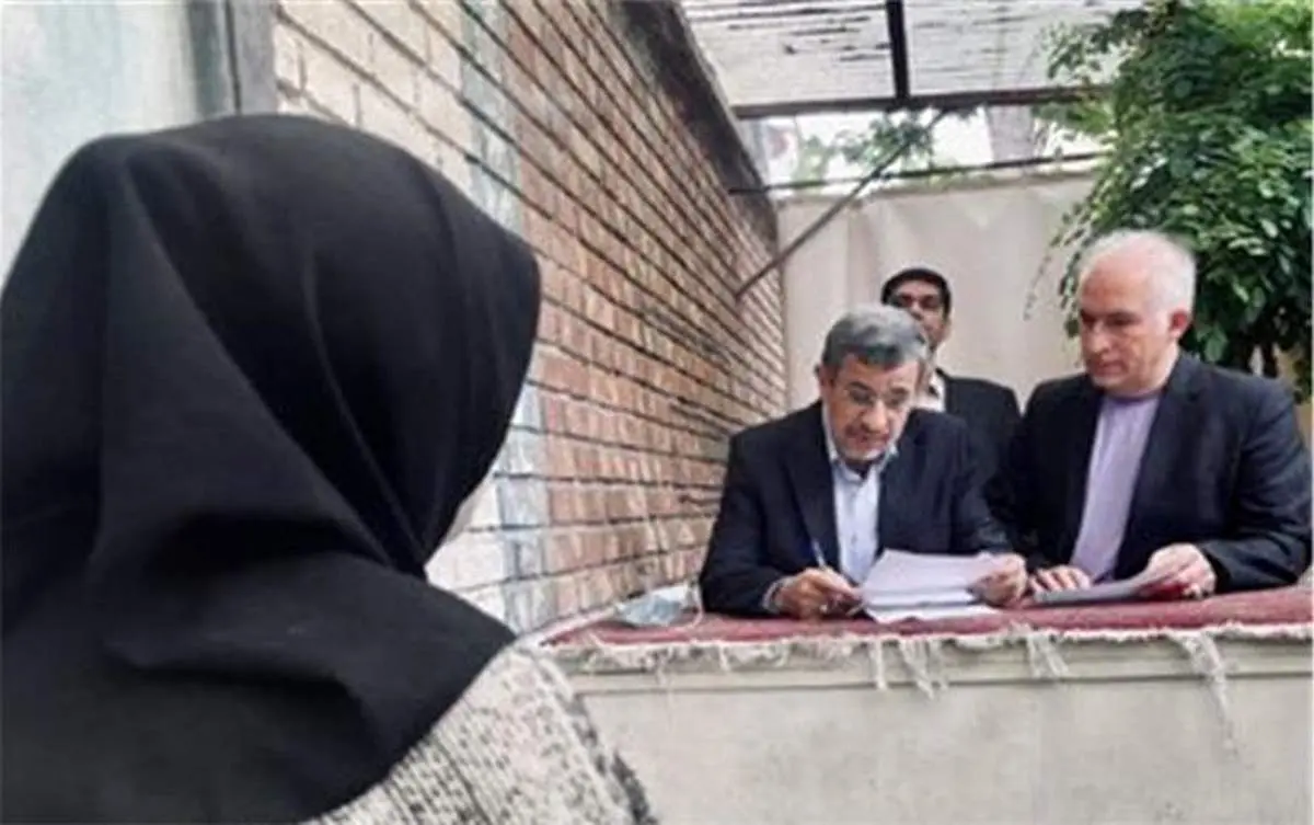 دیدار مردمی احمدینژاد بعد از چندماه غیبت/ بازگشت با عنوان «سنگصبور مردم» + عکس