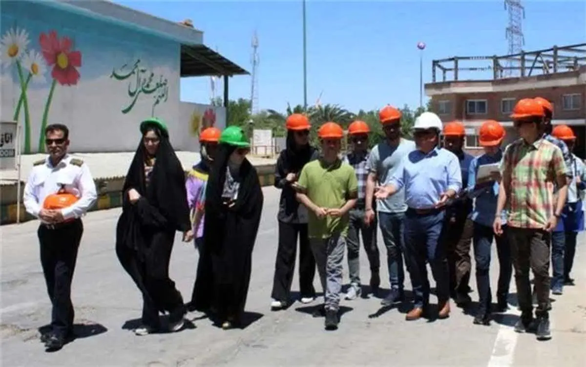 بازدید جمعی از دانشجویان دانشگاه صنعتی شریف از مجتمع شرکت پتروشیمی خوزستان