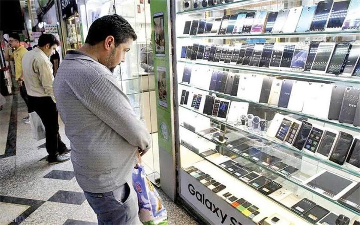 چالشهای تامین ارز موبایل؛  از سوء استفاده برخی افراد تا عدم تامین ارز توسط شعب بانکی