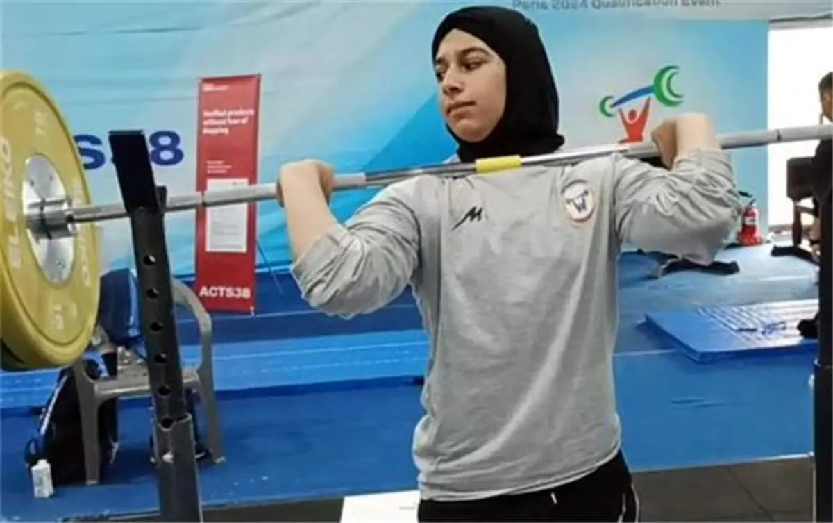 این دختر با وجود بیماری مسری در مسابقات آسیایی وزنه زد