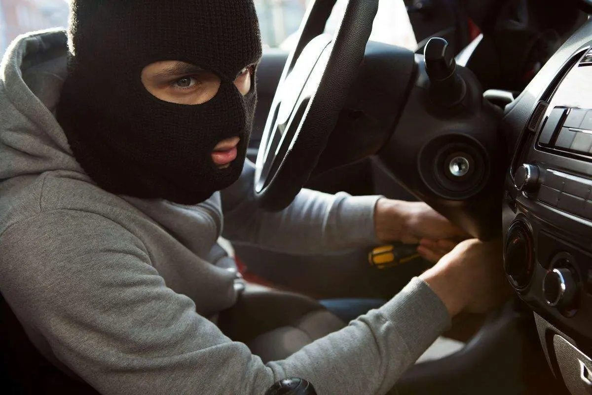 اعتراف مرد معتاد به سرقت از ۱۲ خودرو در مشهد