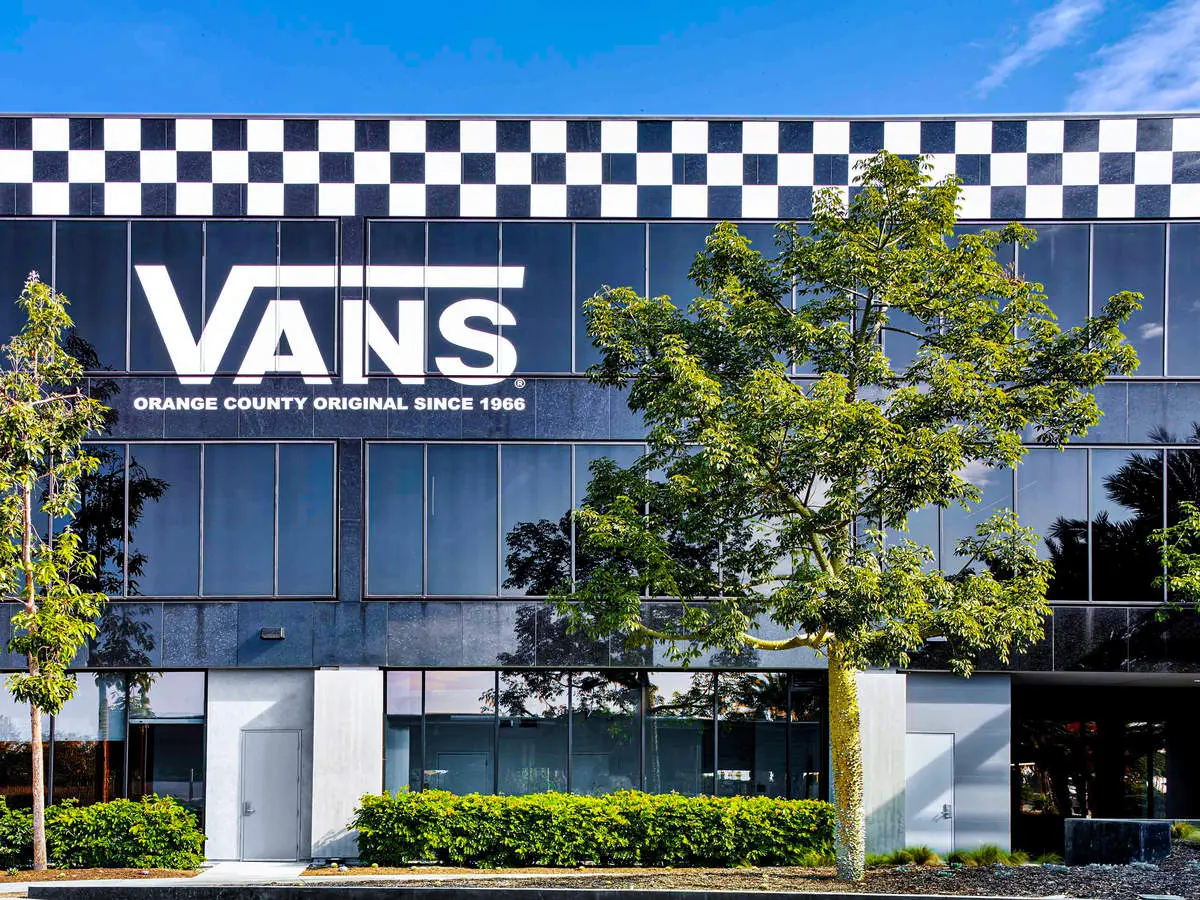 صعود چشمگیر کمپانی ونس در بازار جهانی؛ تاریخچه کفش ونس