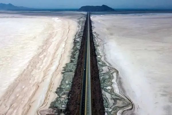 هشدار استاندار در رابطه با دریاچه ارومیه/ در صورت بی‌توجهی، مخاطرات جدی در راه است