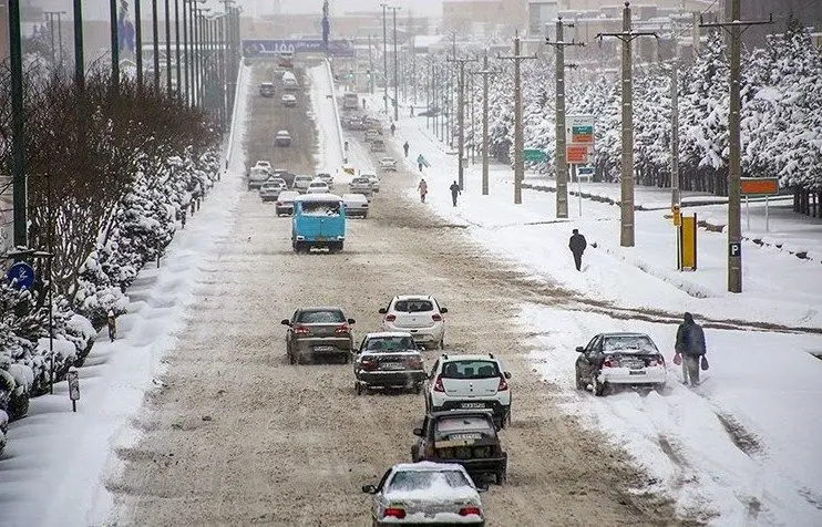 ادامه بارش برف و باران در این جاده‌های کشور