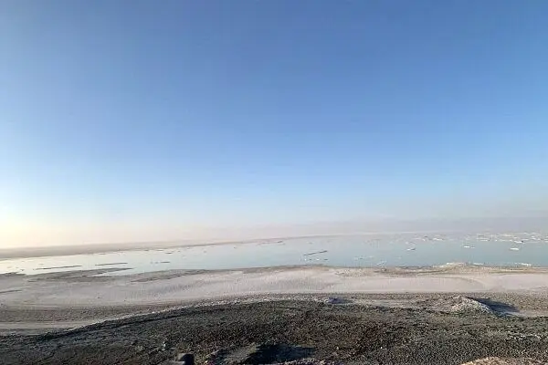 بالاخره کف دریاچه ارومیه مالچ پاشی شده یا نه؟!