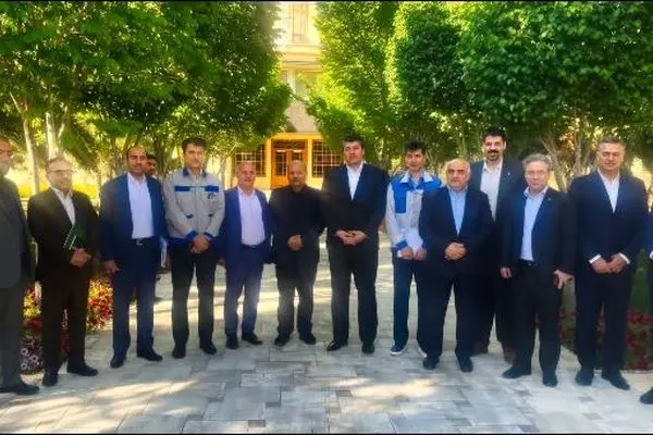 مدیرعامل بانک توسعه صادرات ایران از شرکت فولاد امیر کبیرکاشان بازدید کرد
