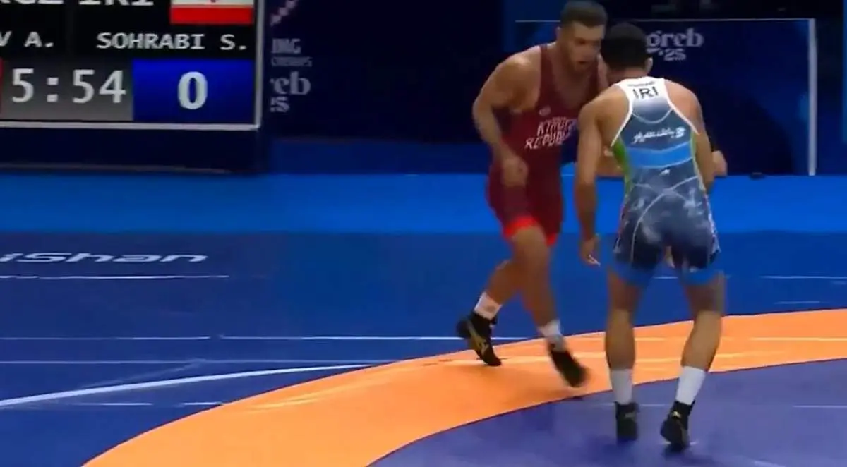 شکست دانیال سهرابی مقابل حریف فرانسوی در مسابقات کشتی فرنگی قهرمانی جهان/ ویدیو