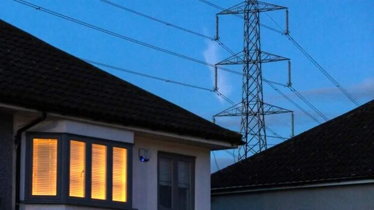 برای تاریکی ها شمع ذخیره کنید 