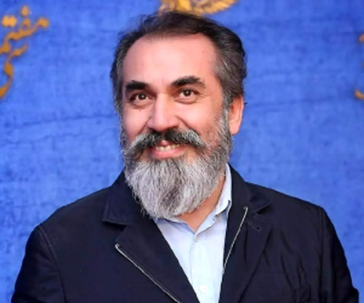 سیامک انصاری از فلج شدن صورتش به خاطر ضربات باتوم در قهوه تلخ میگوید