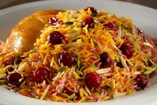 طرز تهیه آلبالو پلوی مجلسی با مرغ/ یک غذای خوشمزه و خوش عطر تابستانی
