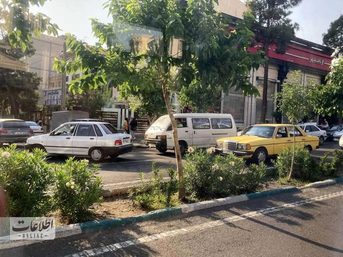 خداداد عزیزی با ماشین عجیب در تهران / عکس