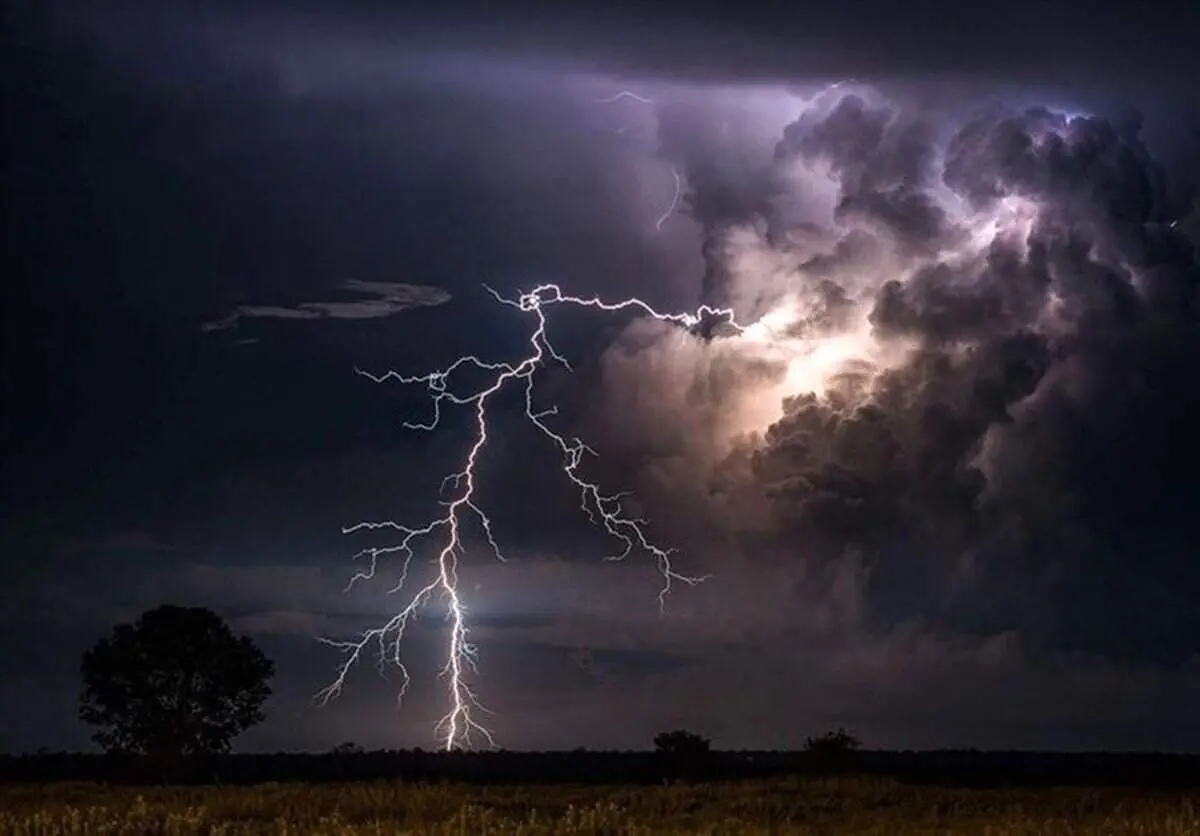باد و باران و تگرگ شدید در راه ۶ استان / این مناطق گرد و خاکی می‌شوند