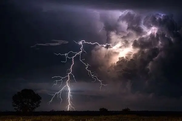 باد و باران و تگرگ شدید در راه ۶ استان / این مناطق گرد و خاکی می‌شوند